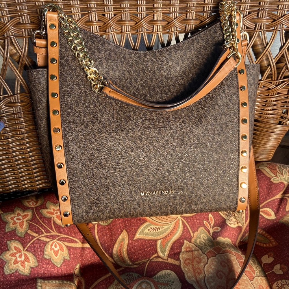MK tote